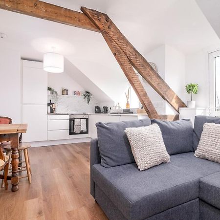 Whitby Heights Apartment Bagian luar foto