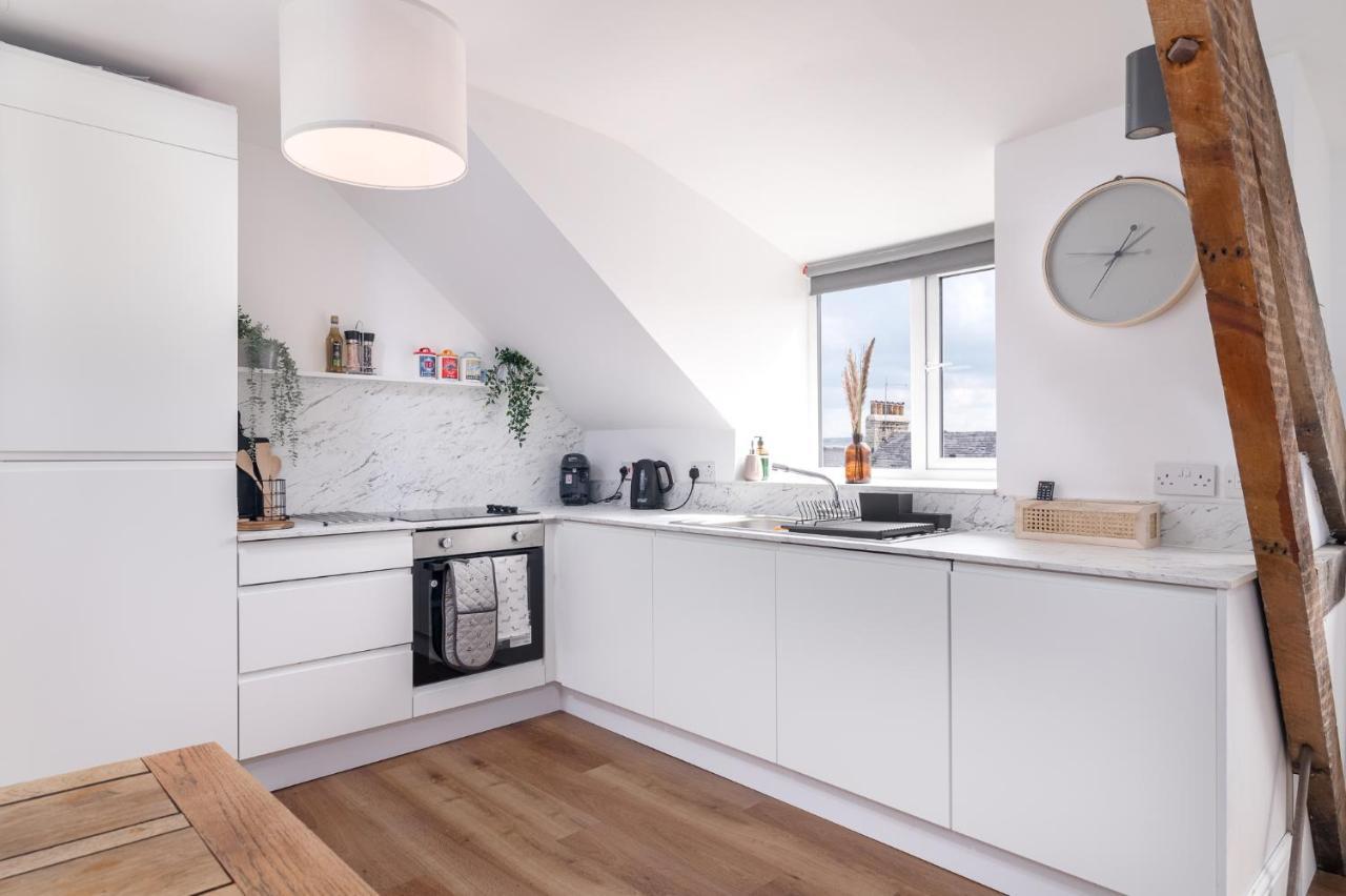 Whitby Heights Apartment Bagian luar foto