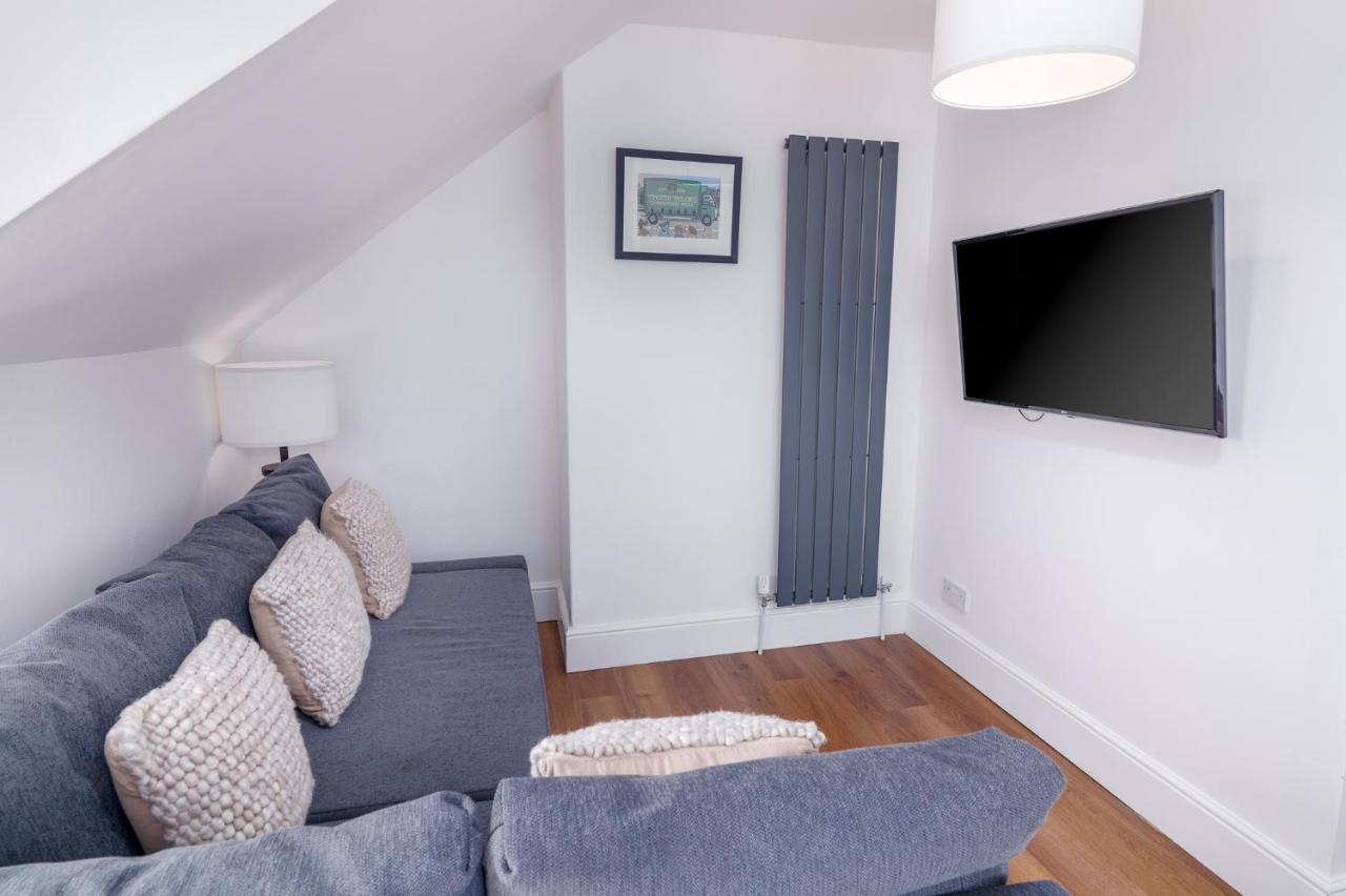 Whitby Heights Apartment Bagian luar foto