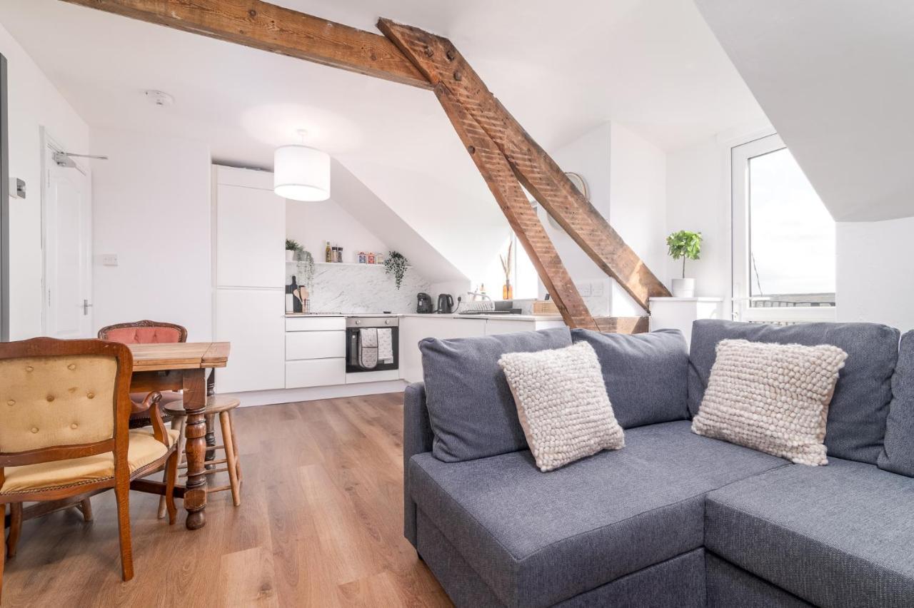 Whitby Heights Apartment Bagian luar foto