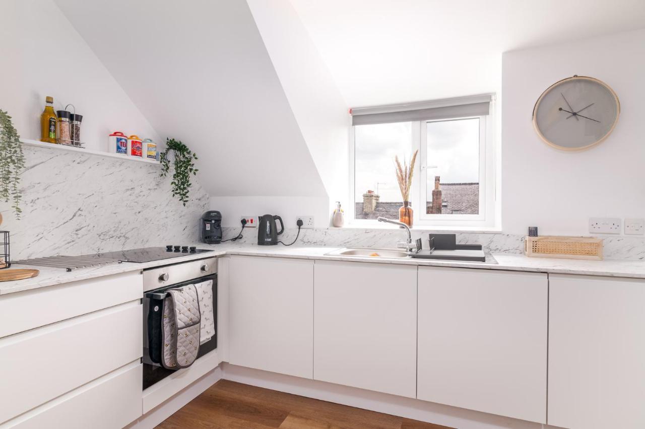 Whitby Heights Apartment Bagian luar foto