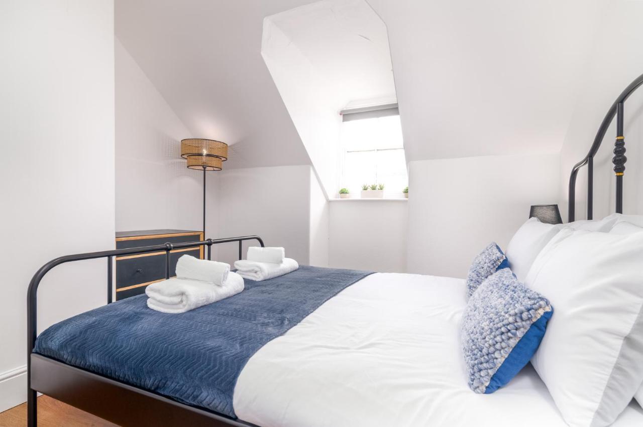 Whitby Heights Apartment Bagian luar foto