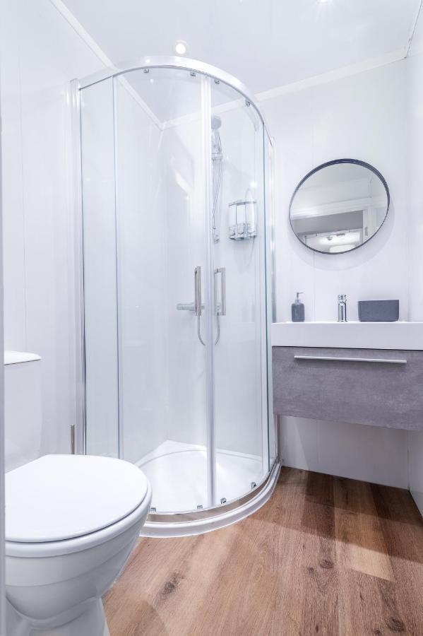 Whitby Heights Apartment Bagian luar foto